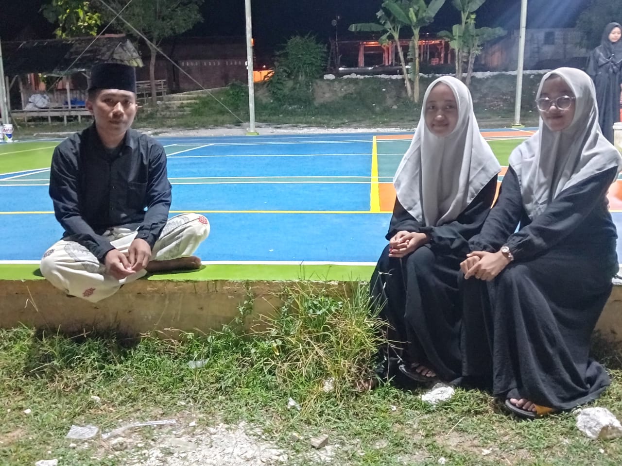 Tim Ladaina bersama juri lomba speech Arabic